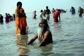 Thousands in India take holy dip in Ganges despite Covid19 spike