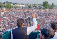 How will the watchman remain neutral when the robbers are looting the home, Imran Khan How will the watchman remain neutral when the robbers are looting the home, Imran Khan