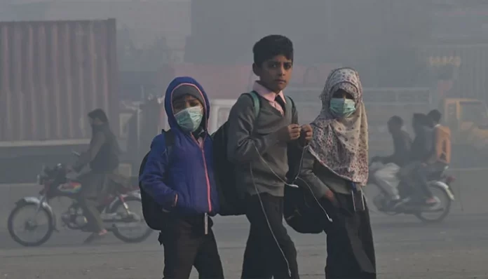 Schools remain closed for three days a week in Smog-Hit Lahore