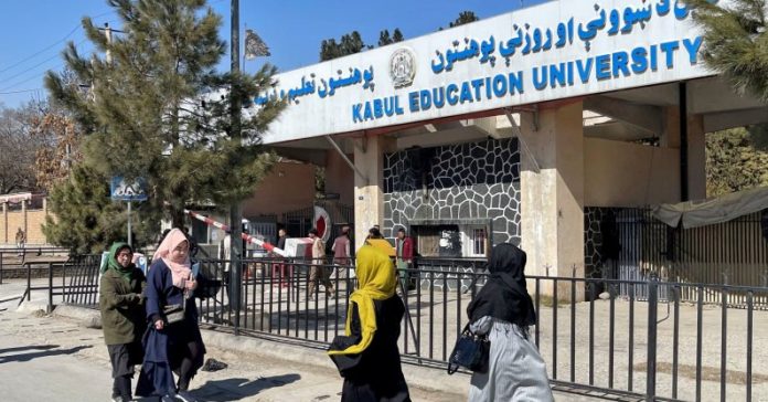Afghan Women Stopped From Entering Universities After Taliban Ban