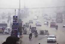 Record Smog in Pakistan Sparks anxiety and Frustration Among Punjab Residents